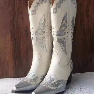 Elegant White and Silver Women's Western Boots